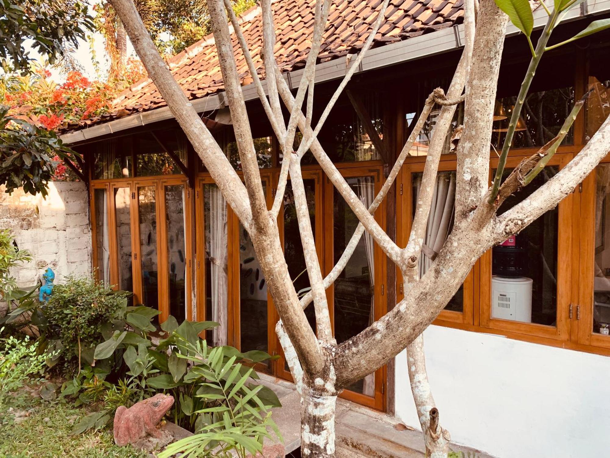 Yoga Lover ยอกยาการ์ตา ภายนอก รูปภาพ